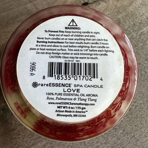 rareESSENCE Love Aromatherapy Spa Candle - Picture 5 of 6